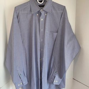 Men’s blue small checkered Tommy Hilfiger long sleeve shirt size 34-35